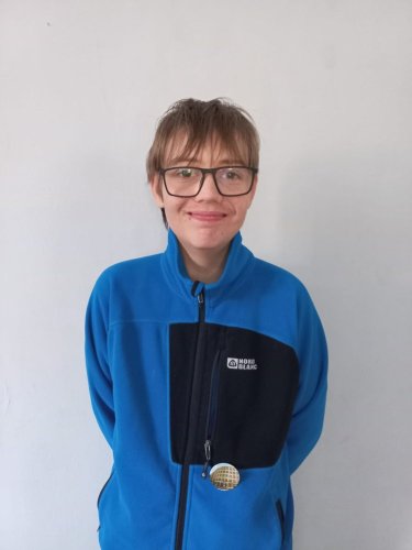 Patrik B. - Vánoční přání: přispět na dárek po 200,-Kč